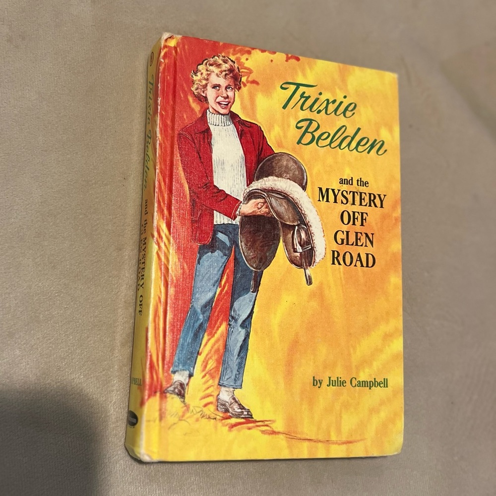 📚BUY 2 GET 1 FREE‎ Vintage book Trixie Belden and the Mystery Off Glen Road
